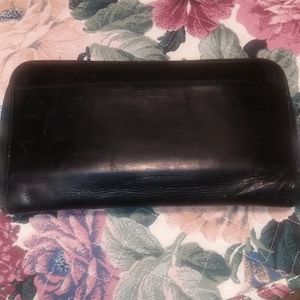 Authentic Coach zip around wallett